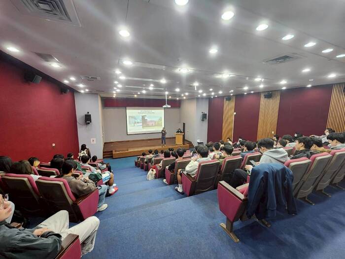 岸田光代教授蒞臨洽談雙聯學制(另開新視窗/jpg檔)圖片