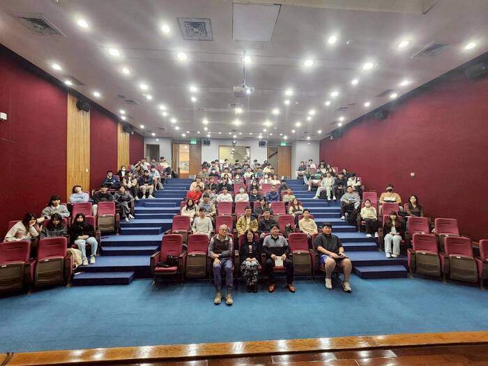 岸田光代教授蒞臨洽談雙聯學制(另開新視窗/jpg檔)圖片